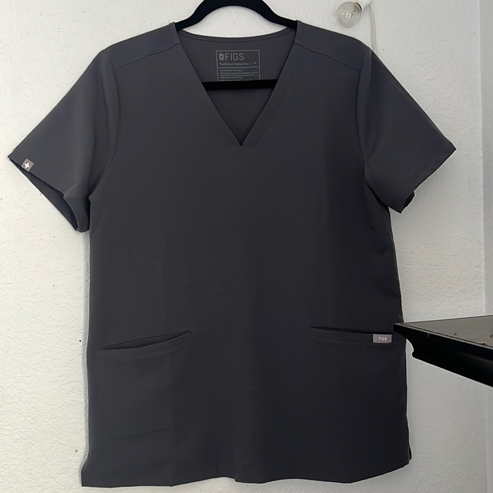 Figs Charcoal Casma Three Pocket Scrup top